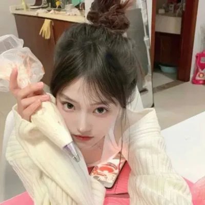 黑夜中的玻璃人偶